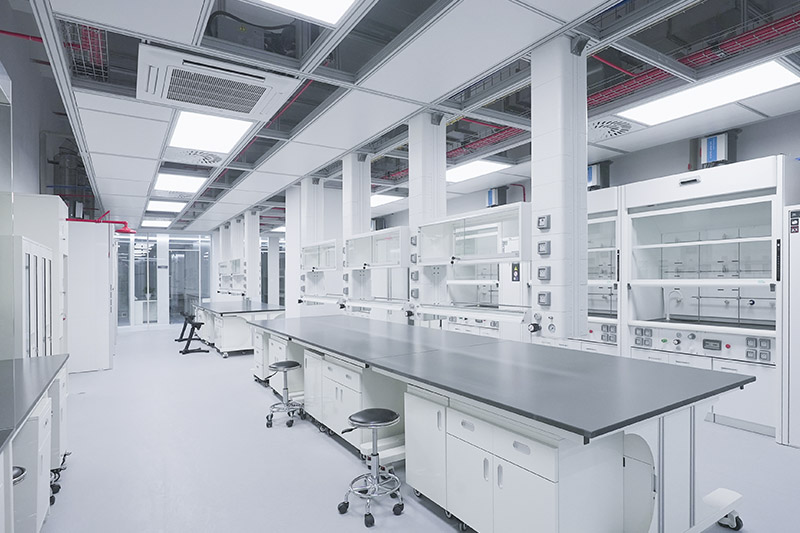 高明实验室革新：安全与科技的现代融合